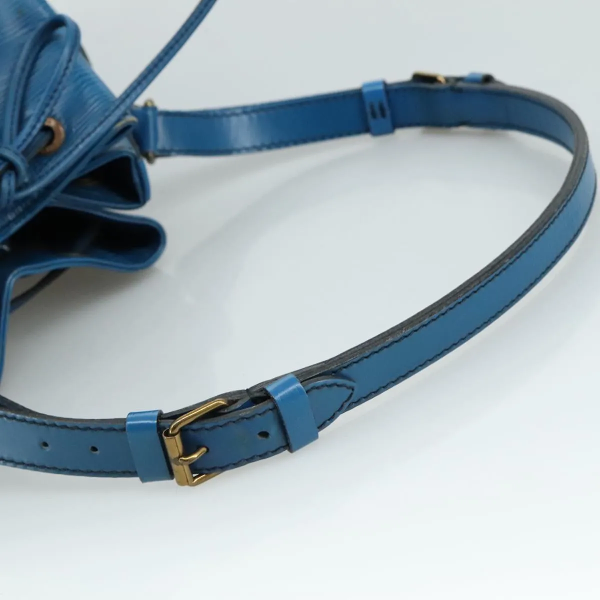 Louis Vuitton Noe Blue Leather Shoulder Bag