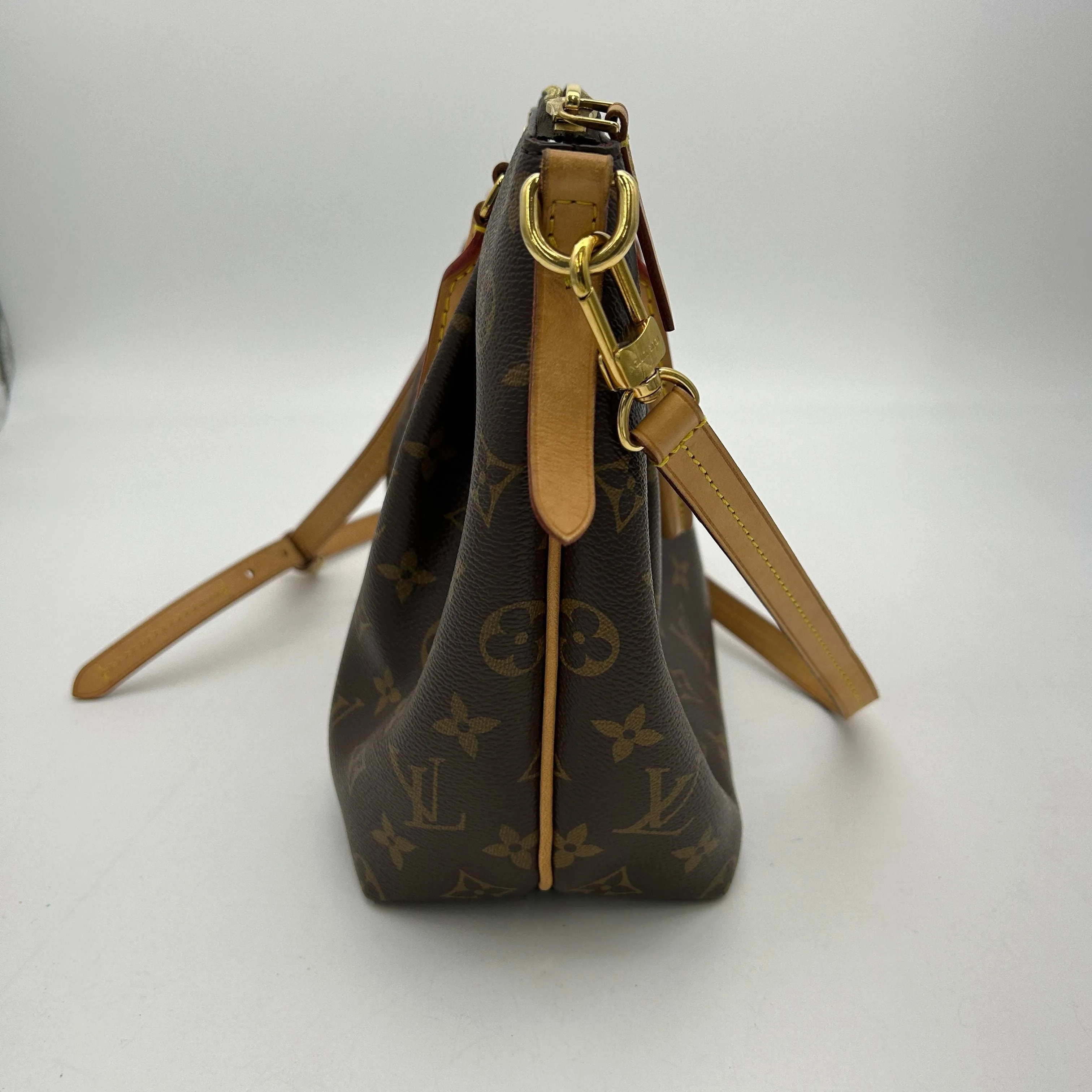 LOUIS VUITTON Turenne PM Monogram Canvas Shoulder Bag CNbwz9792