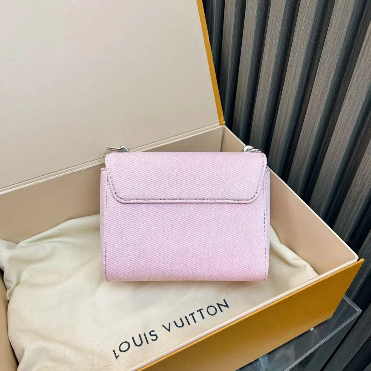 Louis Vuitton Twist Pink Shoulder Bag