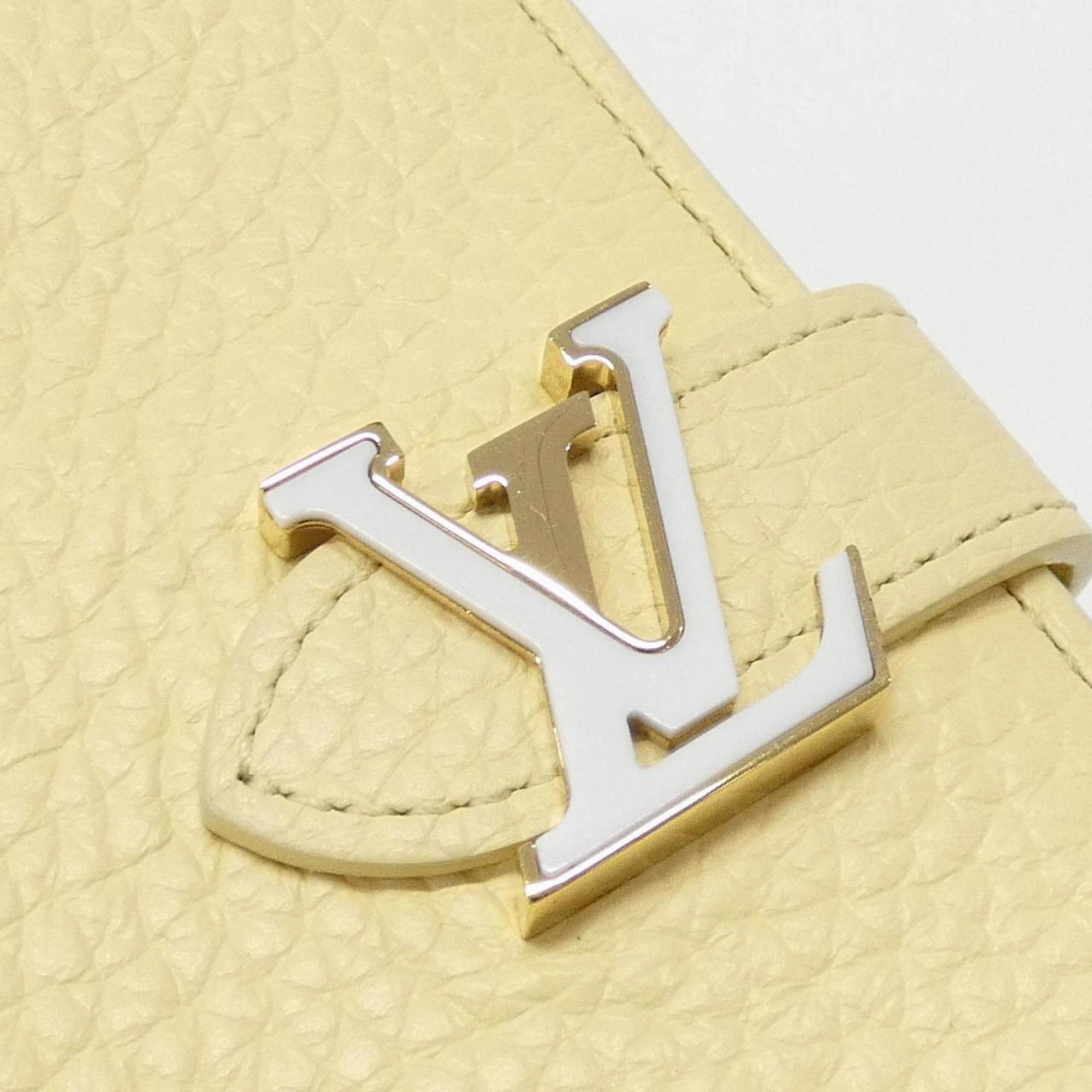 Louis Vuitton Leather Wallet (Bi-Fold) (Pre-Owned)