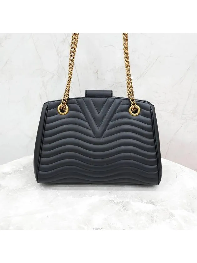 Lux You New Product Wave Chain Shoulder Bag Black M51496