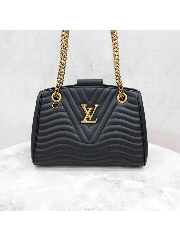 Lux You New Product Wave Chain Shoulder Bag Black M51496