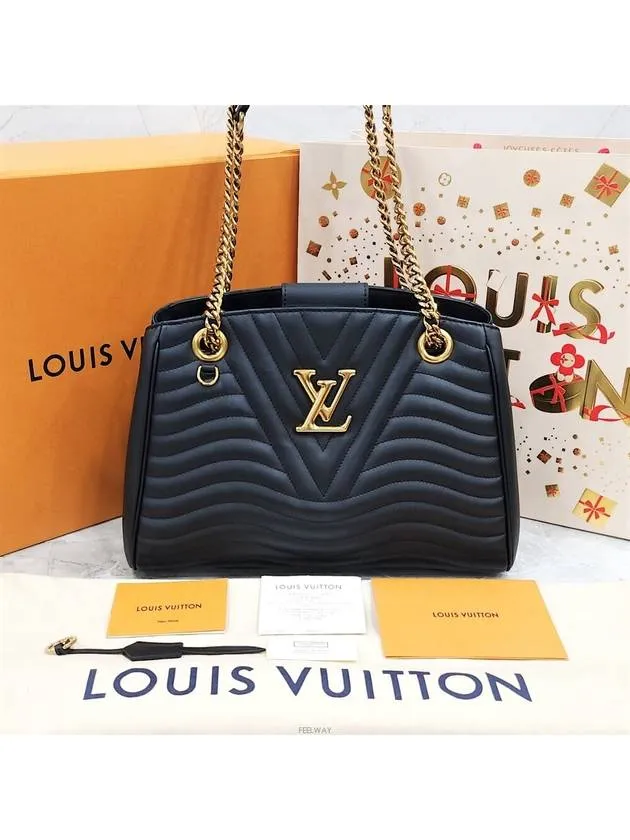 Lux You New Product Wave Chain Shoulder Bag Black M51496