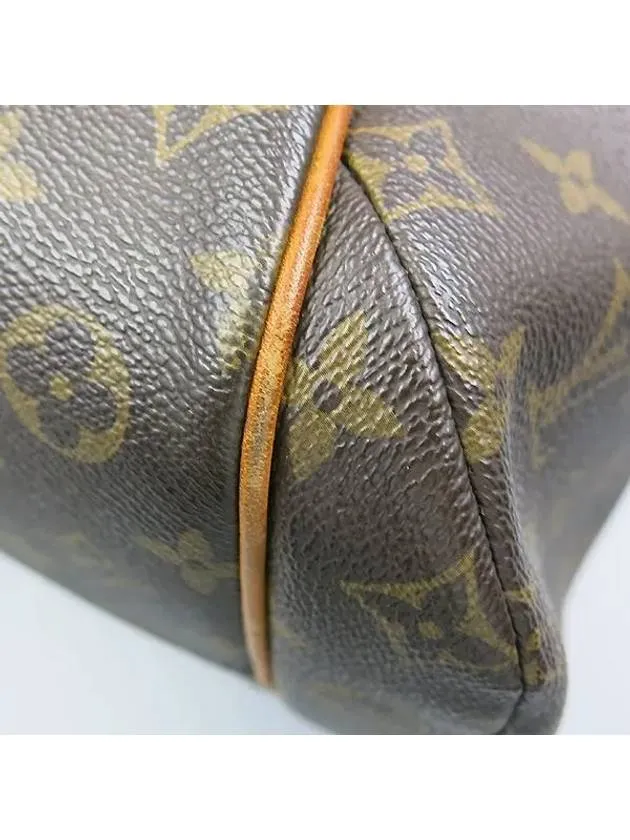 M56690 shoulder bag