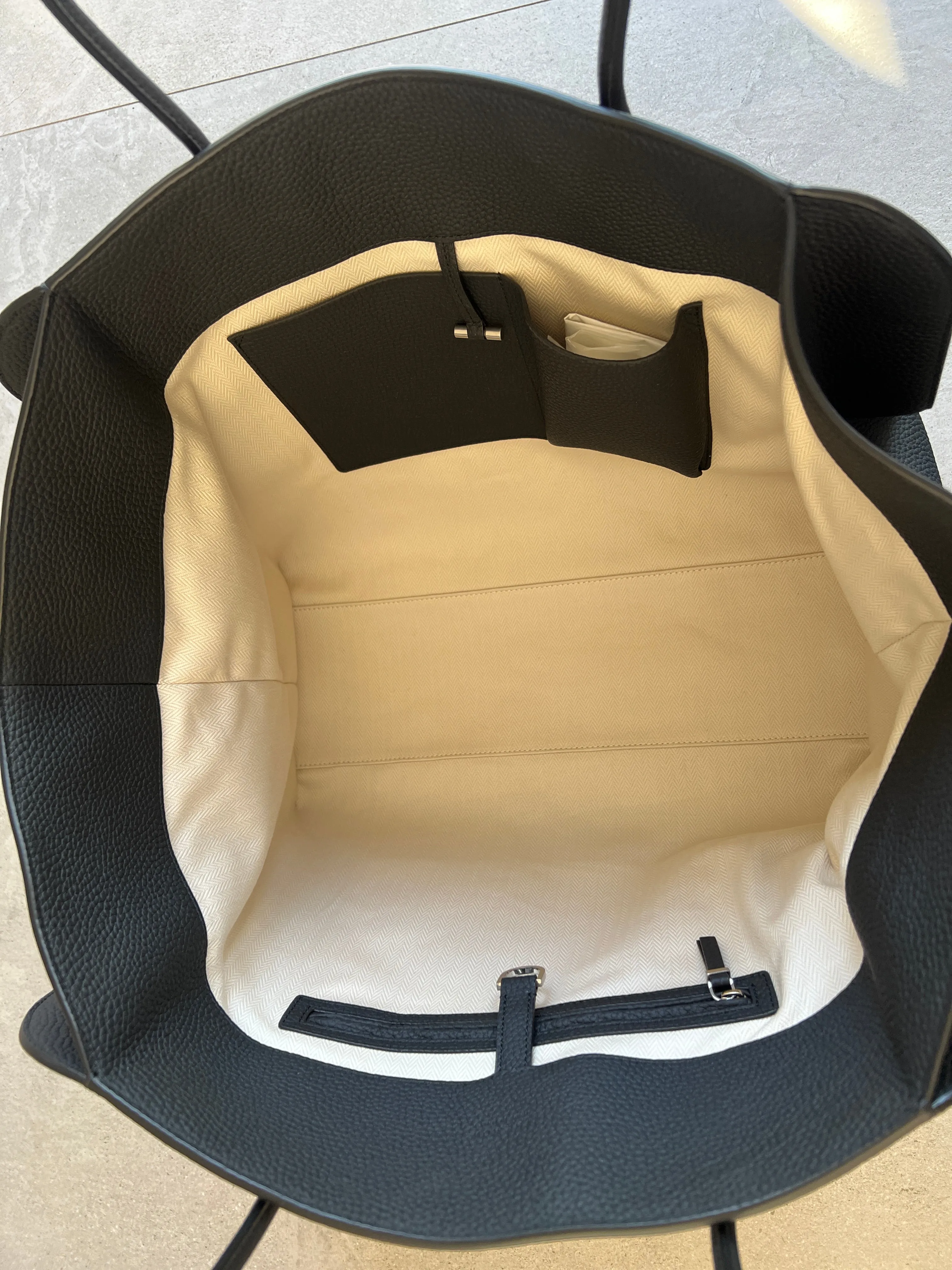 Marlo Tote, Grained, Black