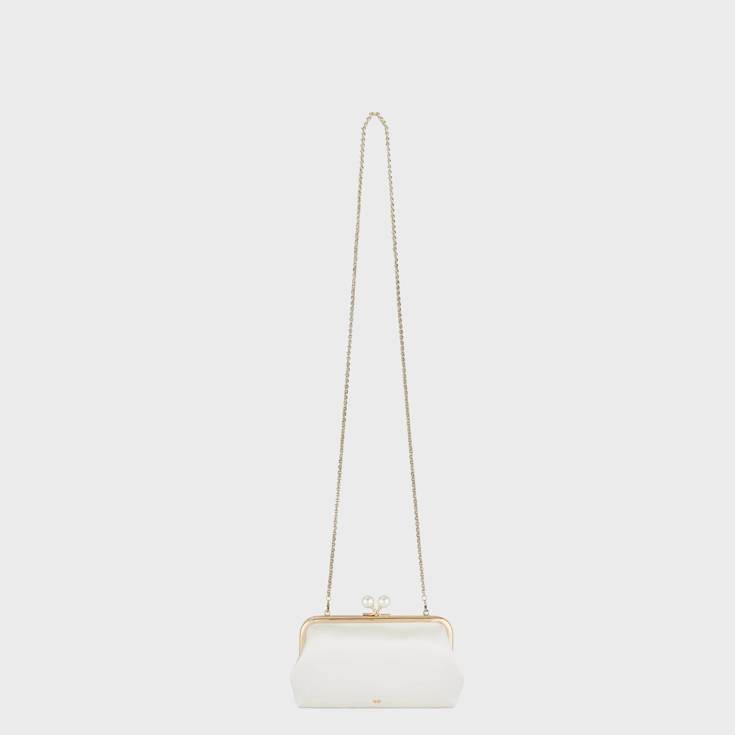 Maud Pearls Clutch