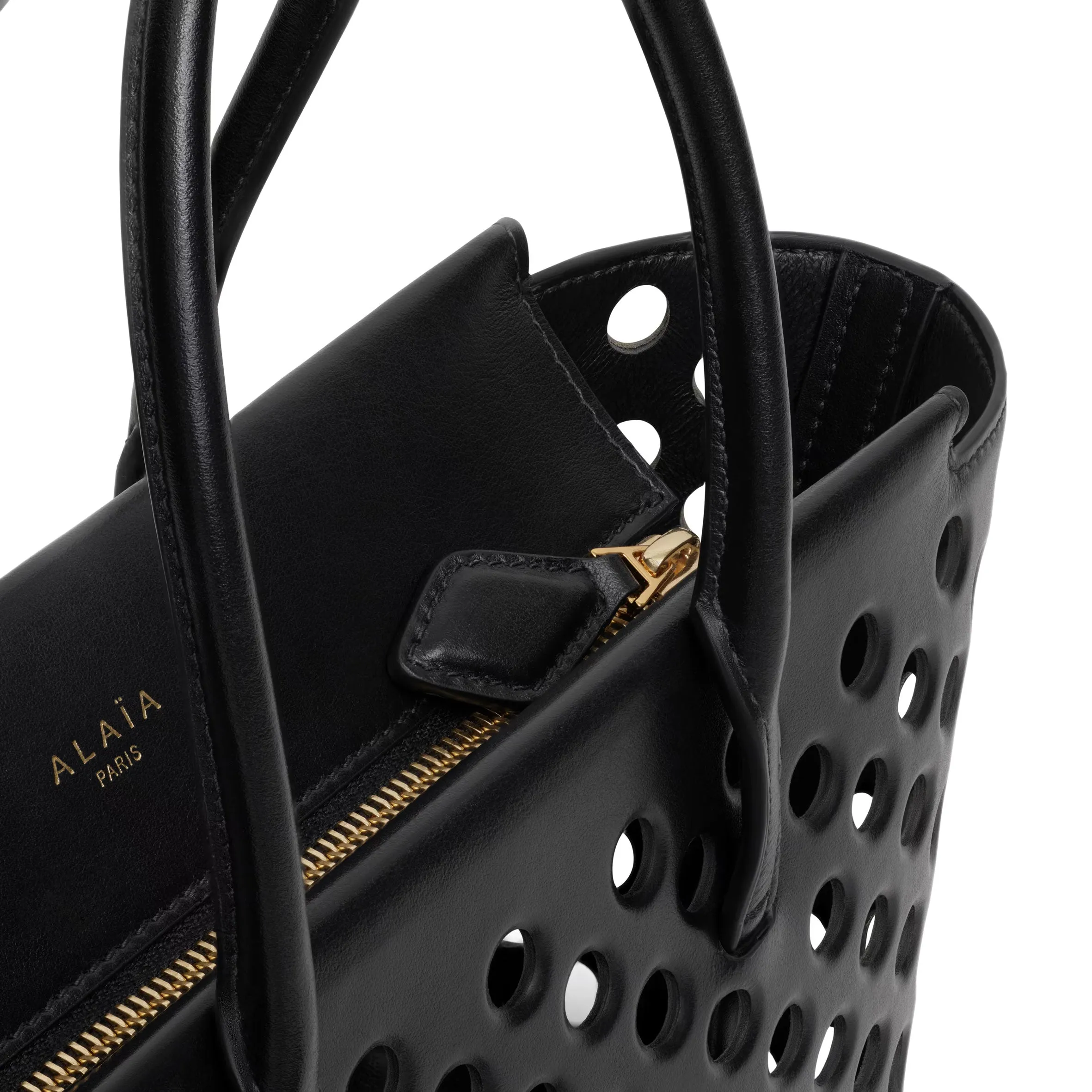 Neo Mina 20 in Perforated Calfskin, Noir