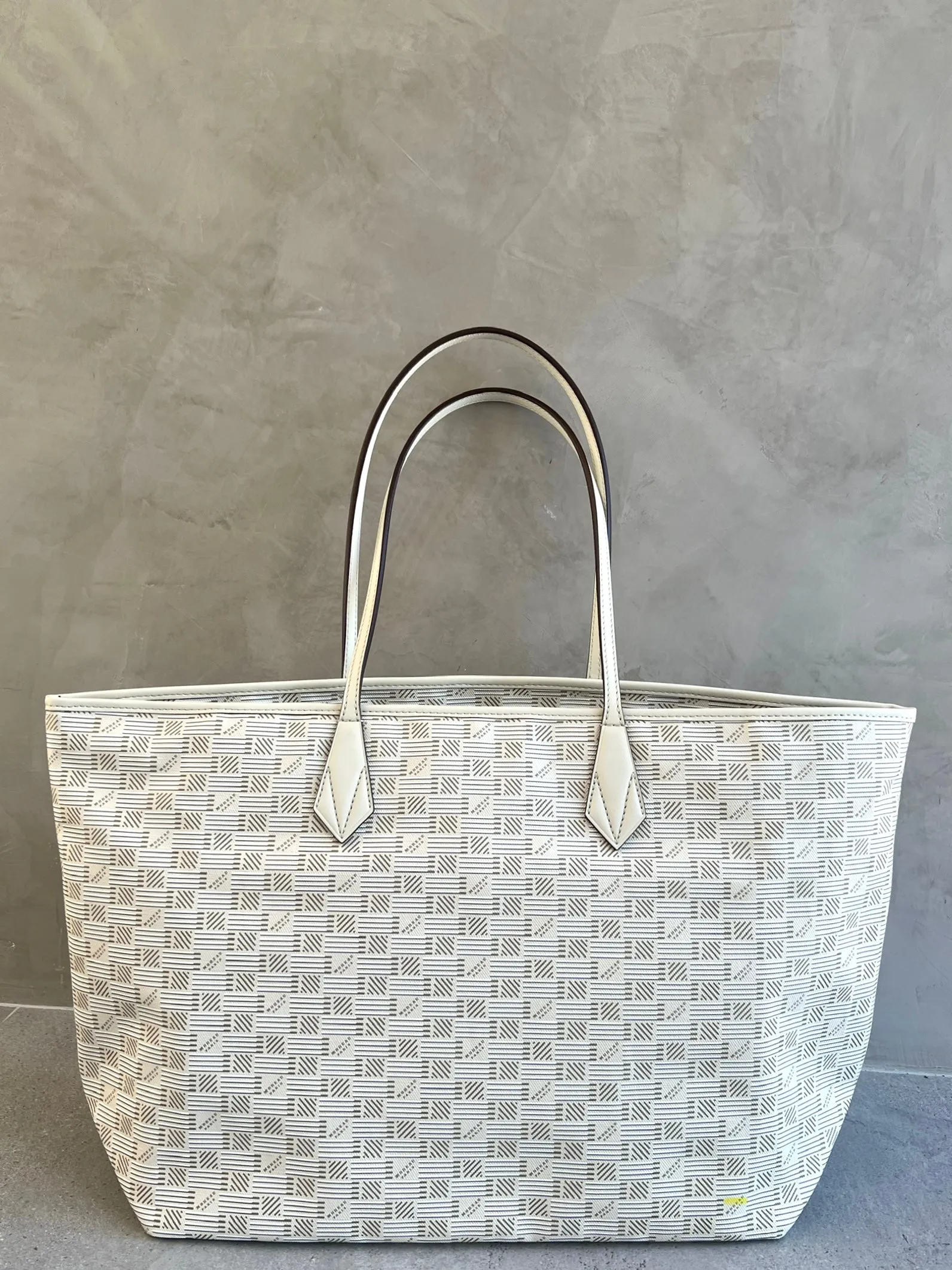 new Saint Tropez Zip Tote GM, Champagne