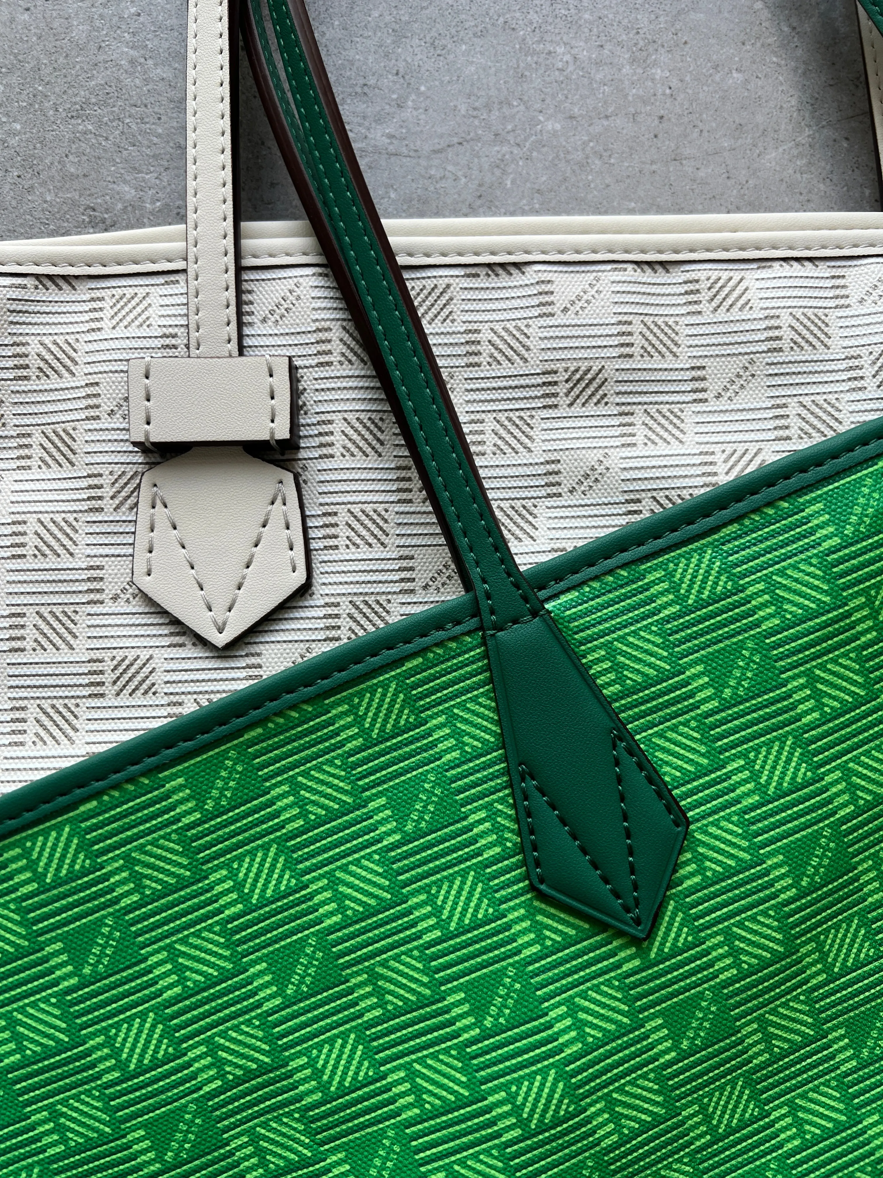 new Saint Tropez Zip Tote GM, Champagne