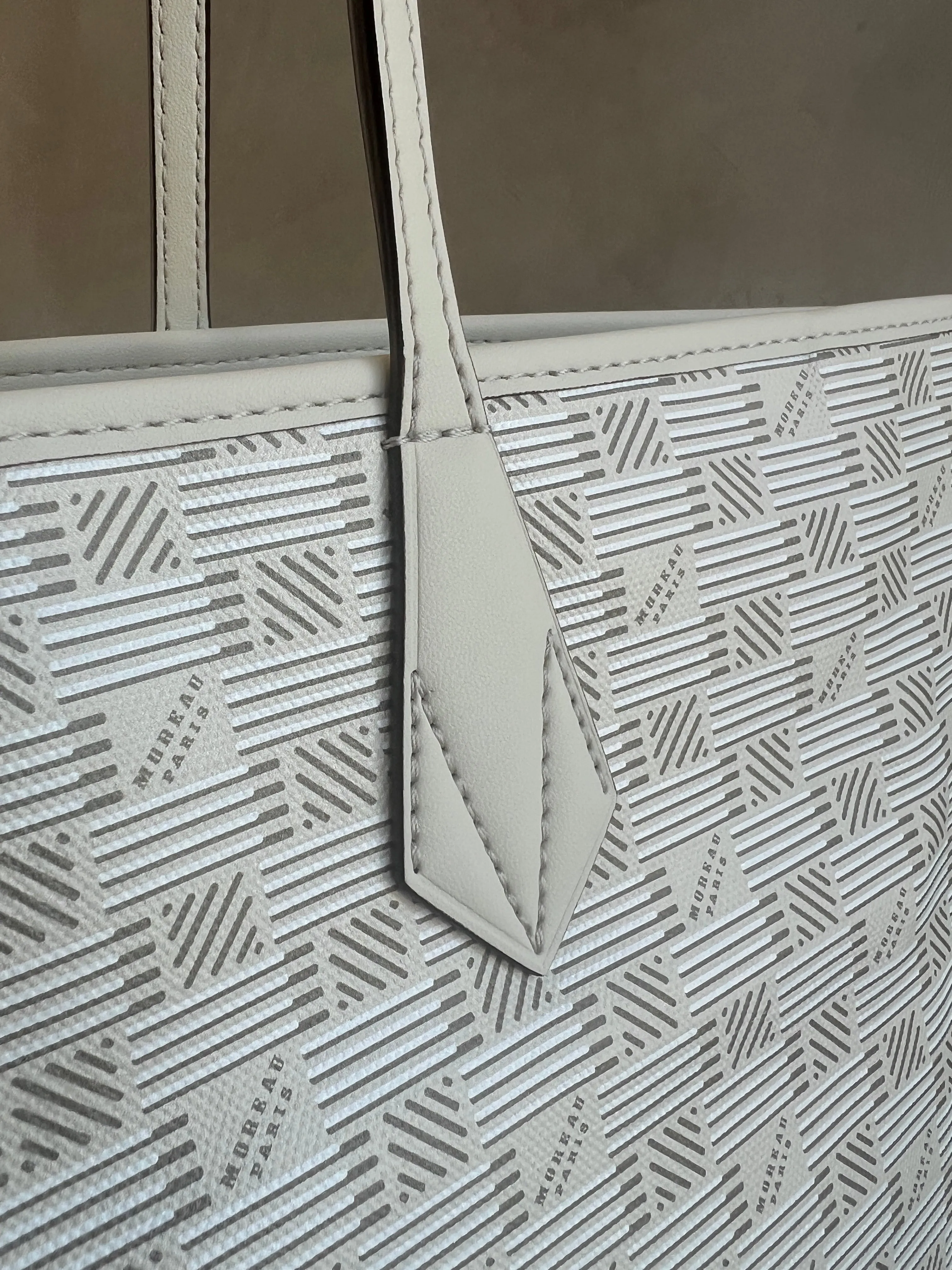 new Saint Tropez Zip Tote GM, Champagne