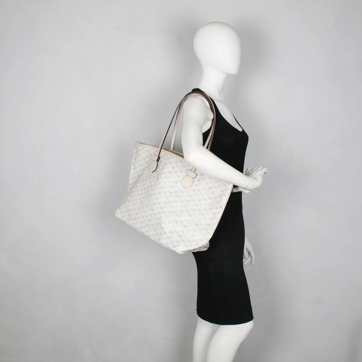 new Saint Tropez Zip Tote GM, Champagne
