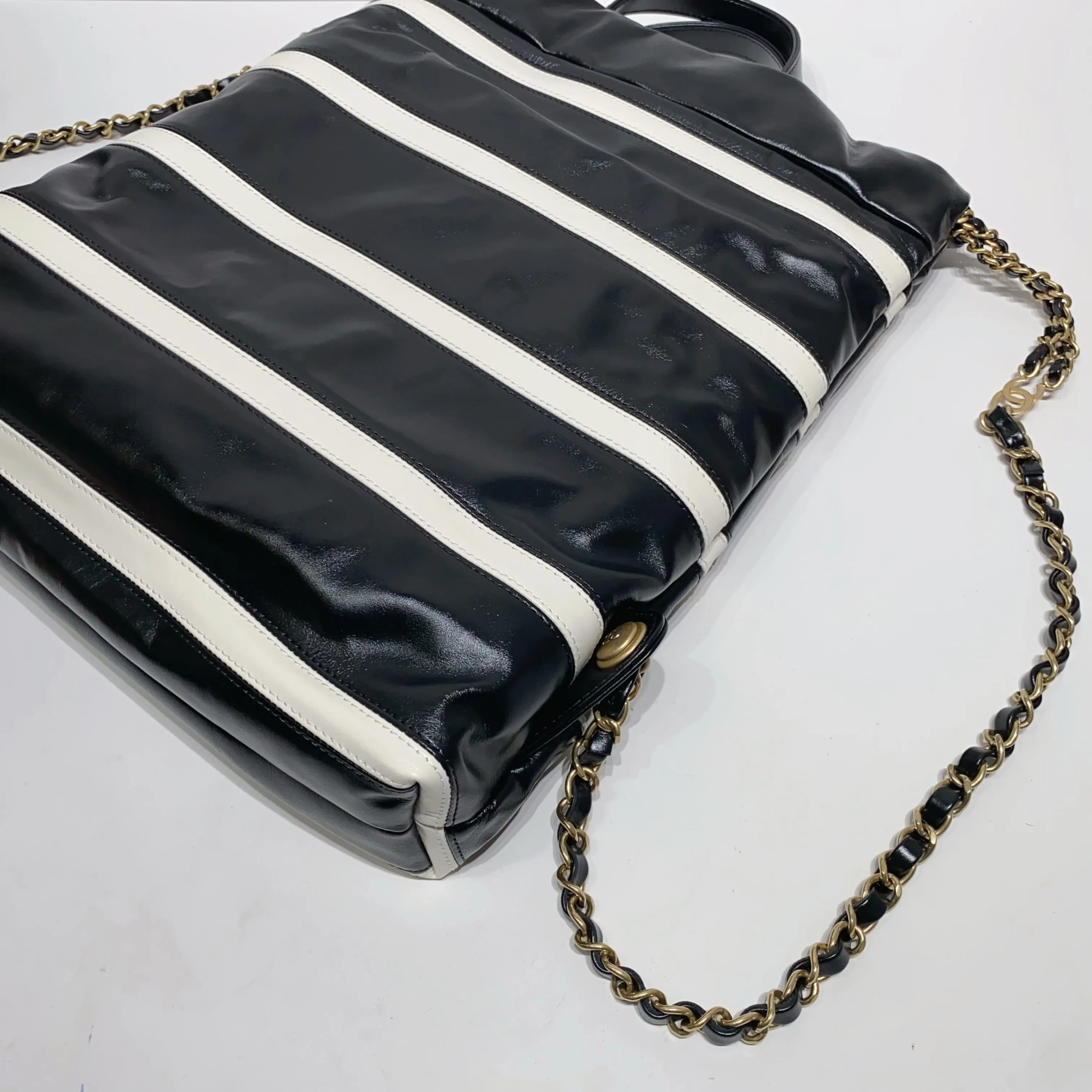 No.4285-Chanel Small 22 Backpack (Brand New / )