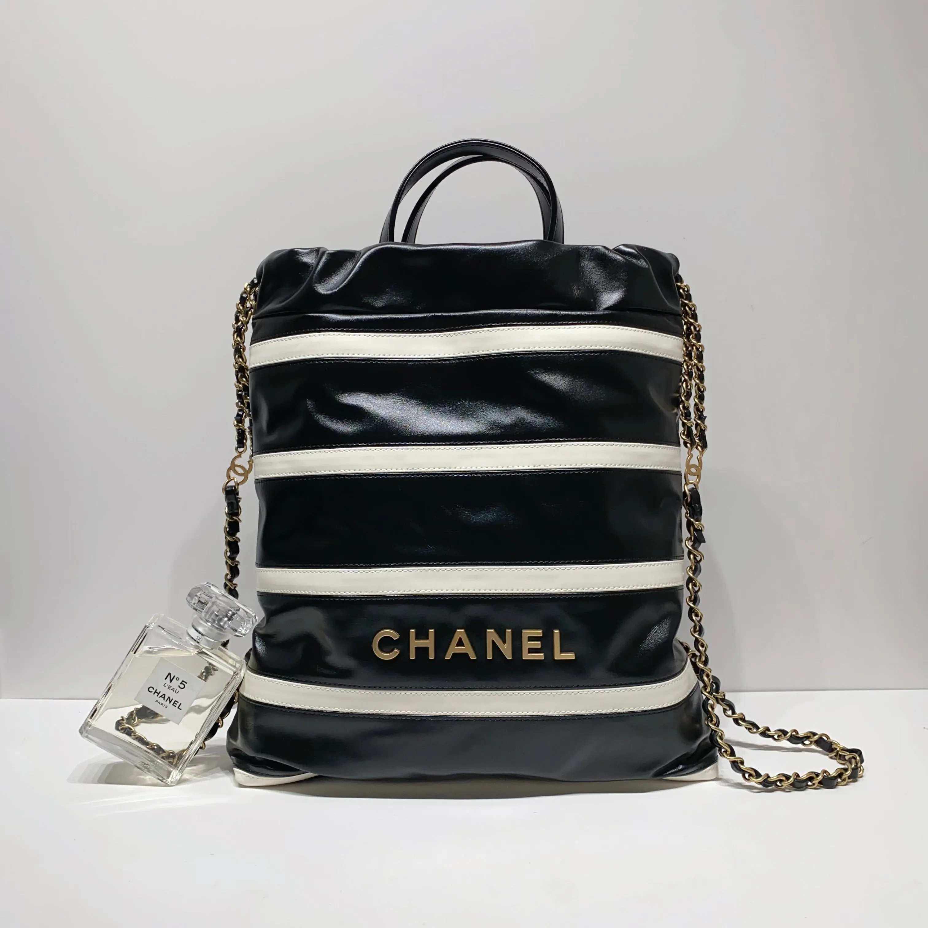 No.4285-Chanel Small 22 Backpack (Brand New / )