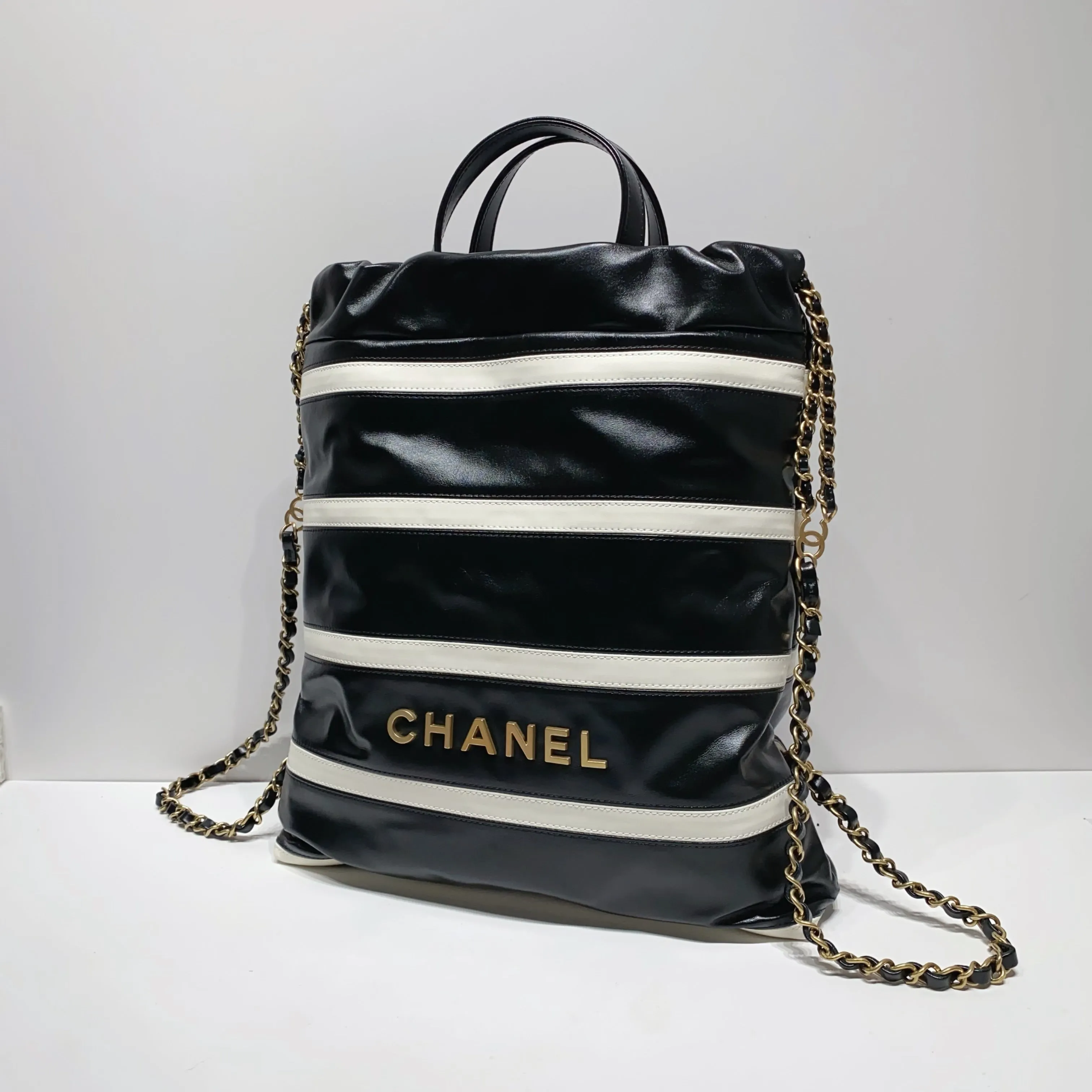 No.4285-Chanel Small 22 Backpack (Brand New / )