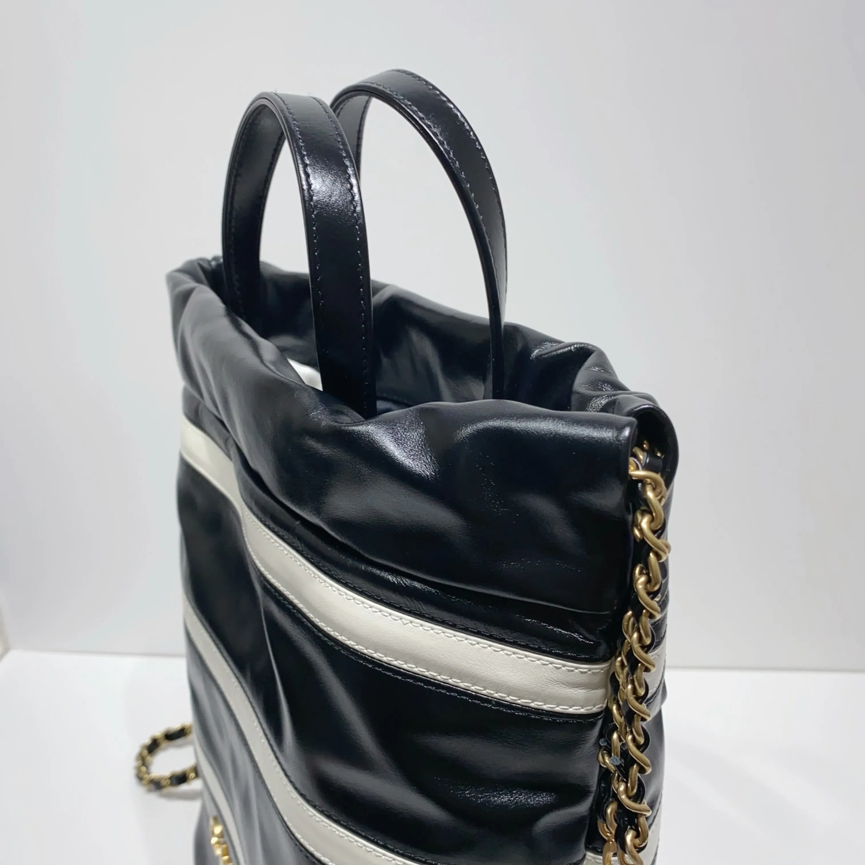 No.4285-Chanel Small 22 Backpack (Brand New / )