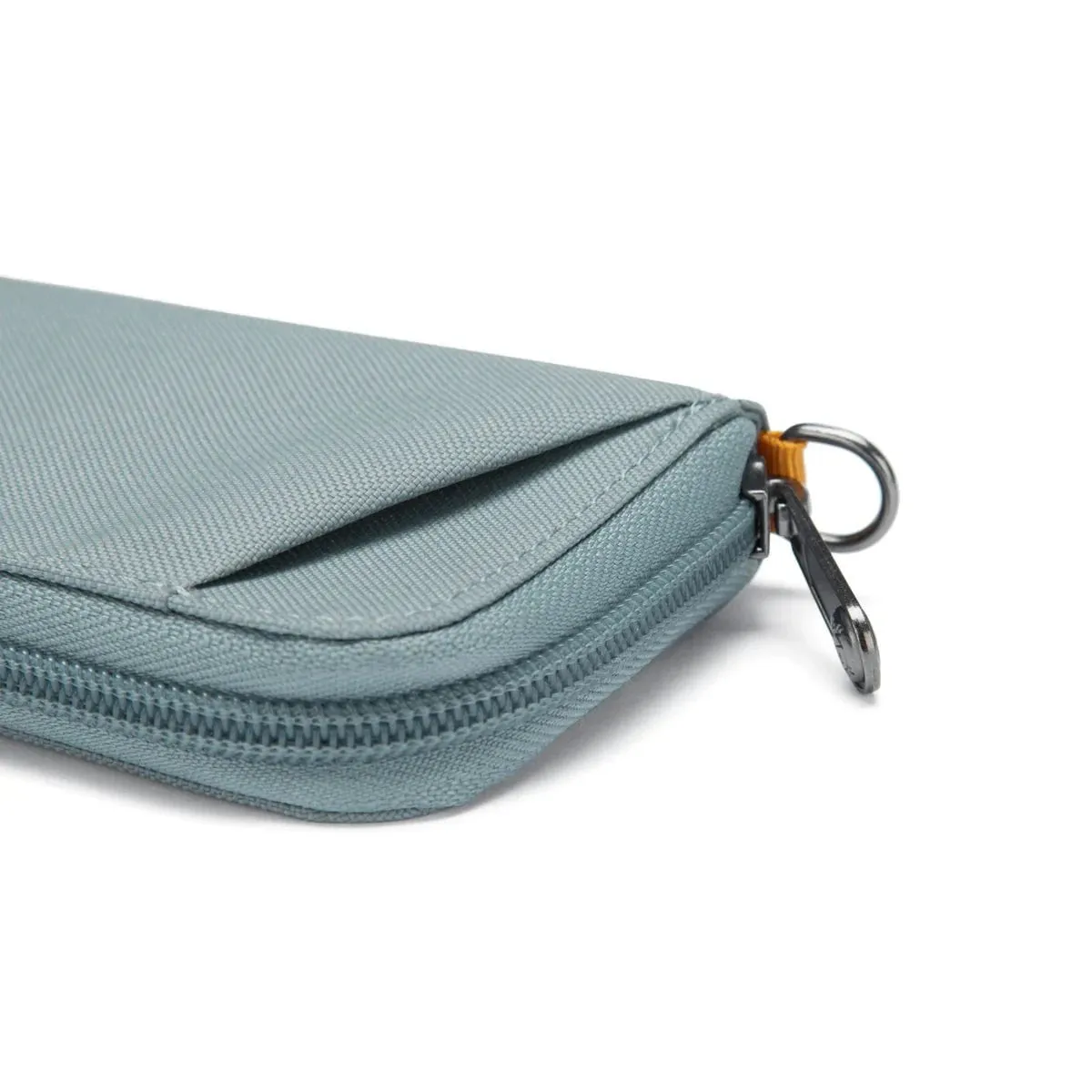 Pacsafe RFIDsafe RFID Blocking Card Wallet