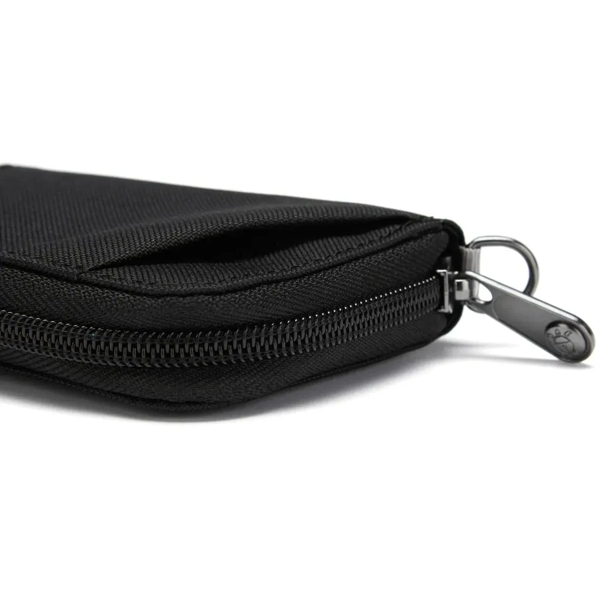 Pacsafe RFIDsafe RFID Blocking Card Wallet