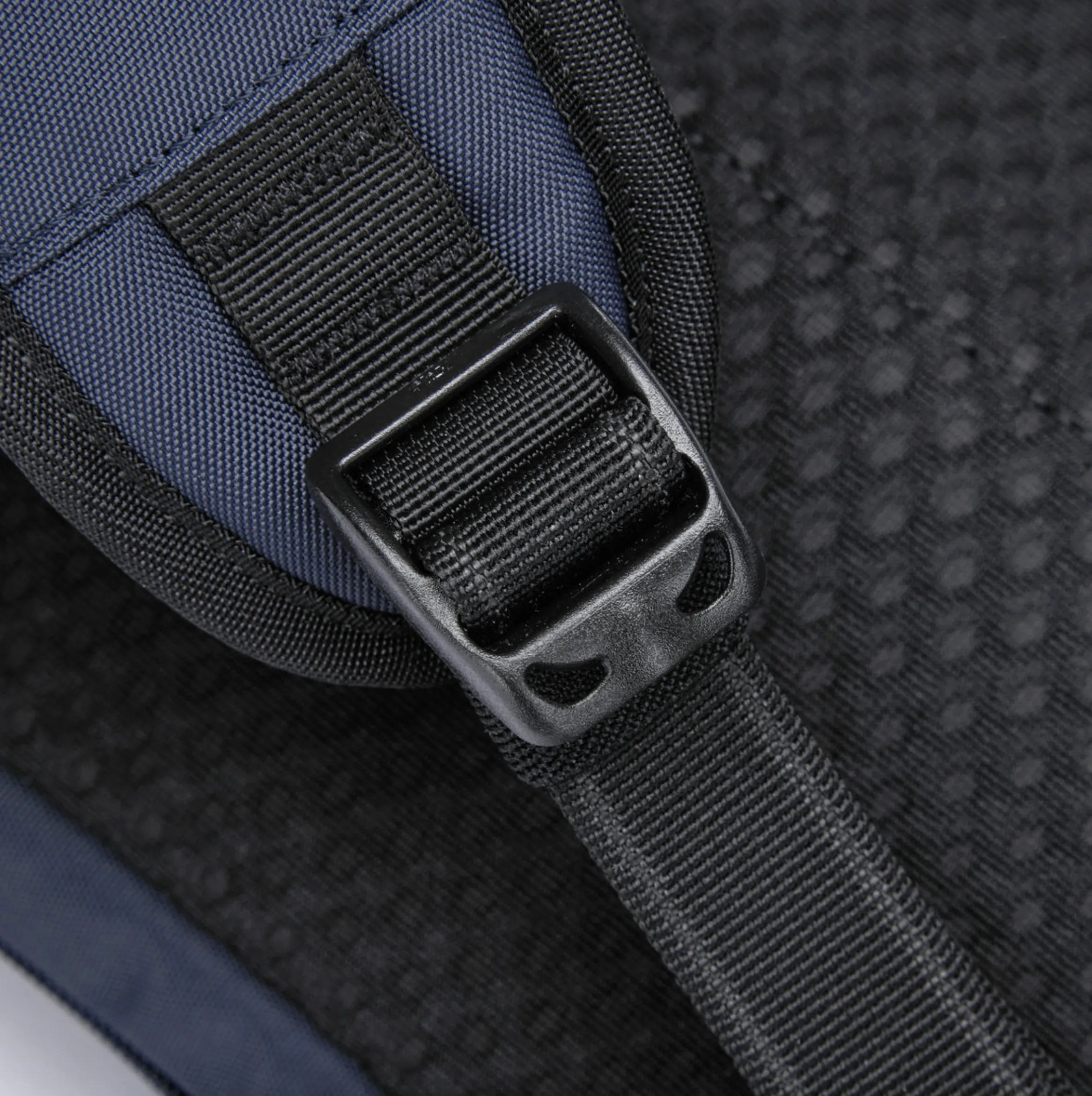 Pacsafe V Tech Anti-Theft Sling Pack