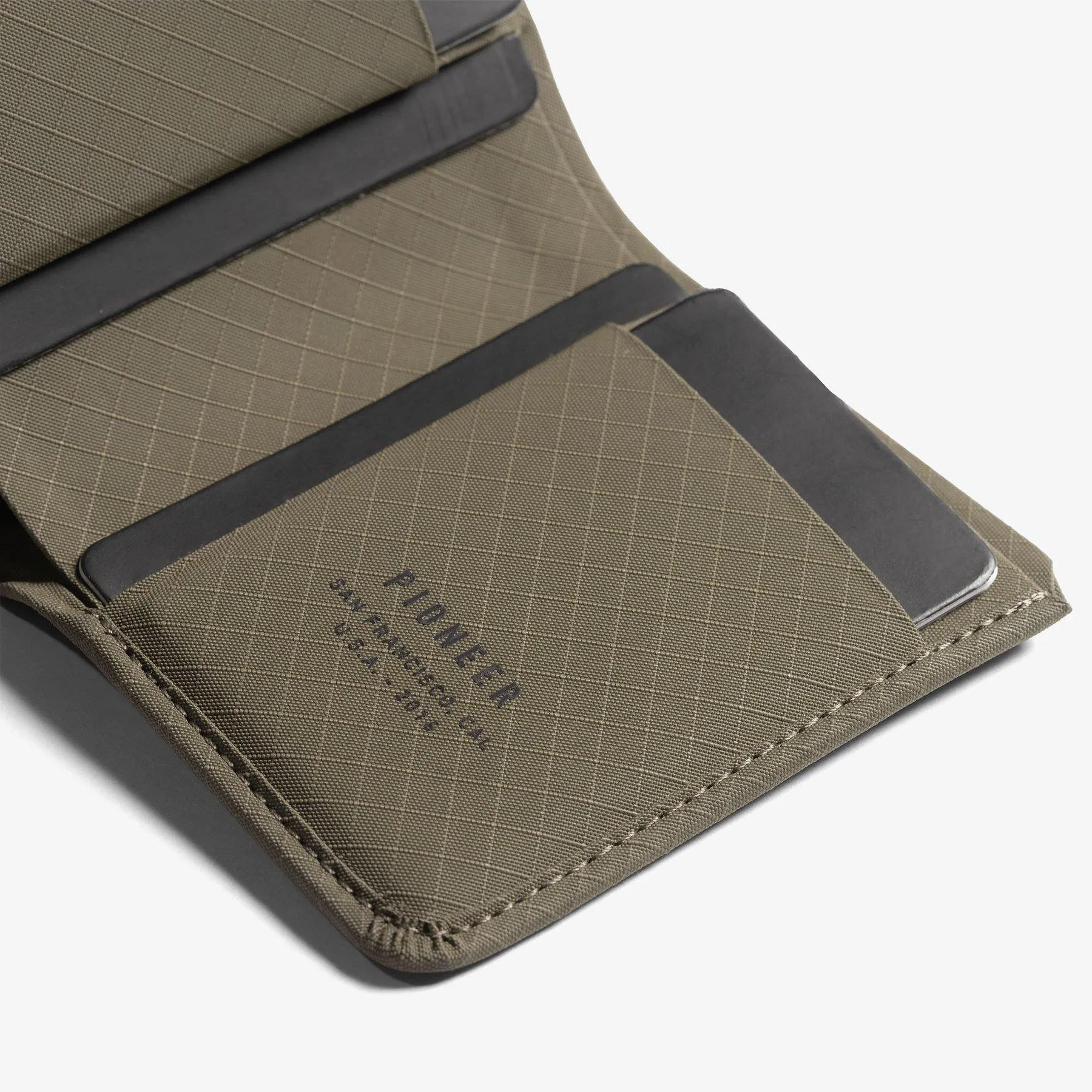 Pioneer Carry Altitude Billfold Wallet