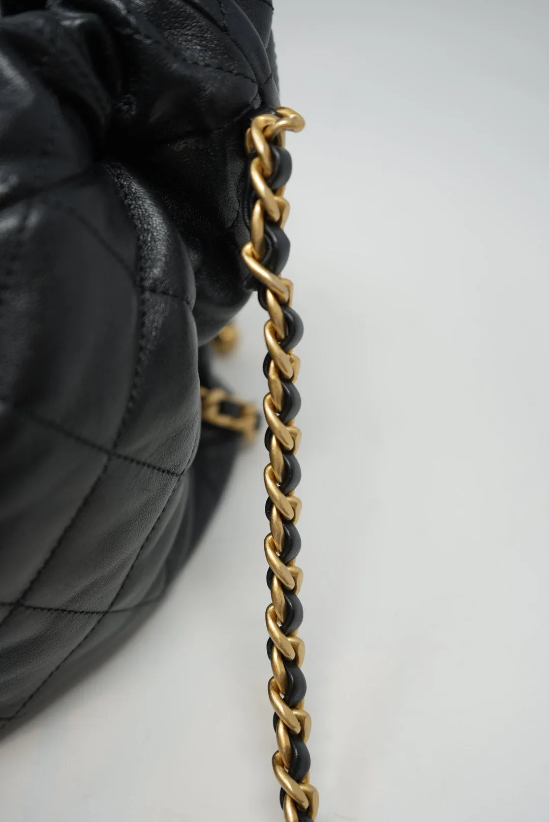 Pre-Owned Chanel 2022-2023 Calfskin Quilted Shoulder Bag