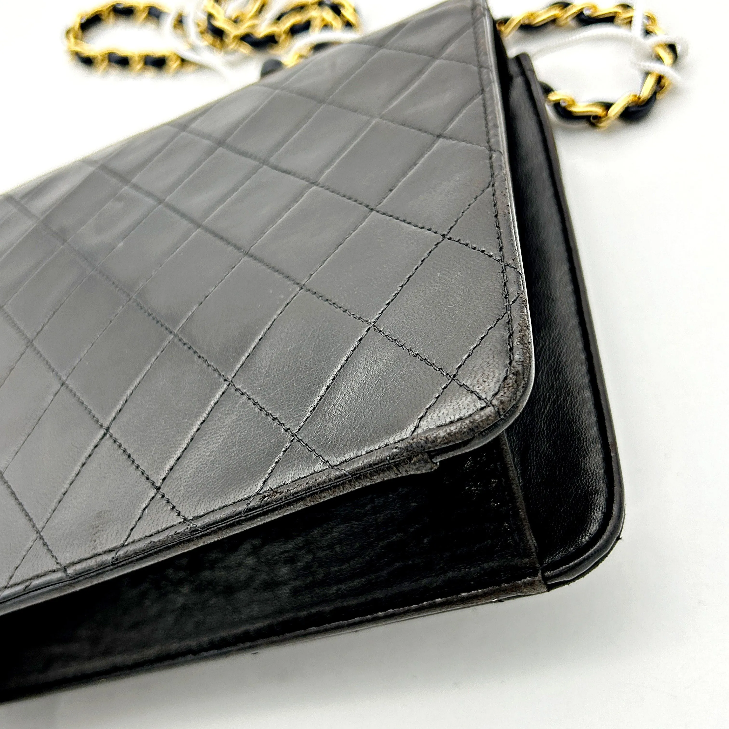 Pre-owned Chanel CC Quilted Flap Bag - Black Shoulder Bags LA23608