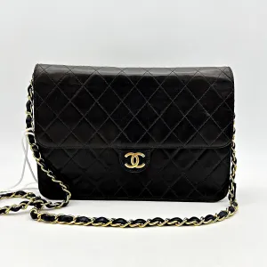 Pre-owned Chanel CC Quilted Flap Bag - Black Shoulder Bags LA23608