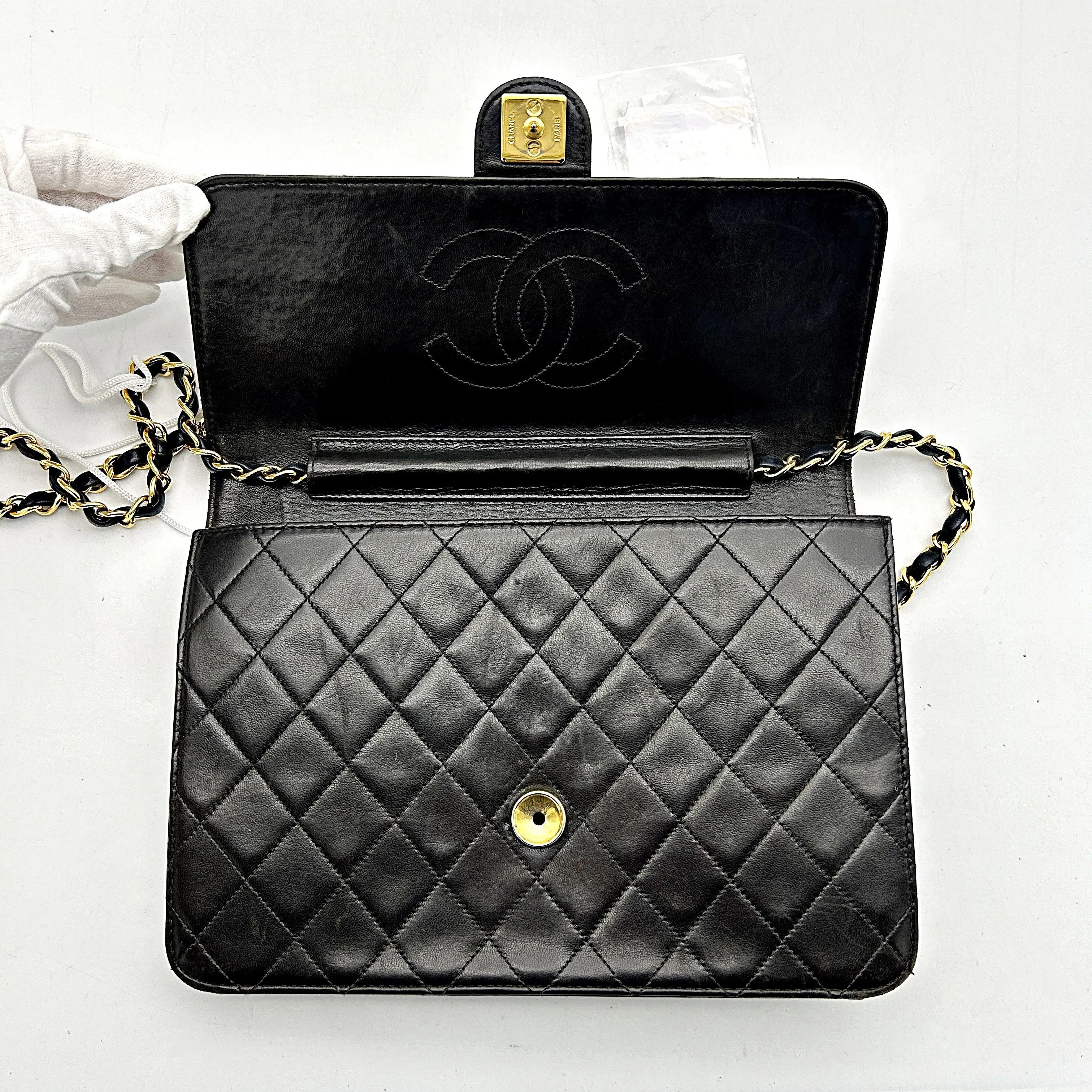 Pre-owned Chanel CC Quilted Flap Bag - Black Shoulder Bags LA23608