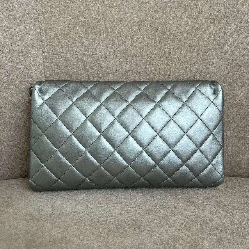 Preloved Chanel Lion Motif Quilted Shoulder Bag in Silver Leather