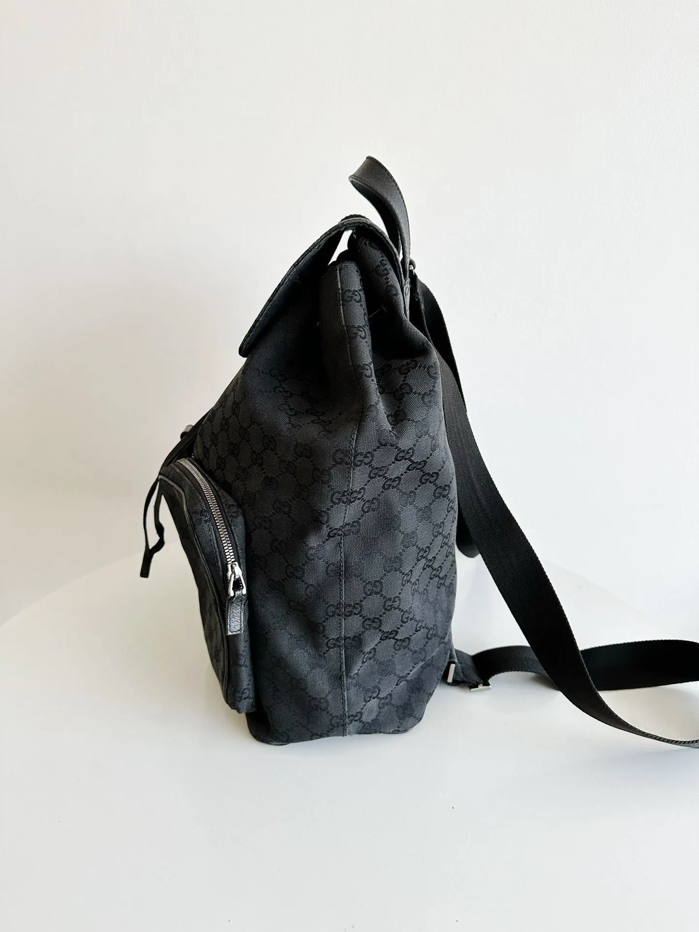 Preloved Gucci canvas backpack black 29*32cm