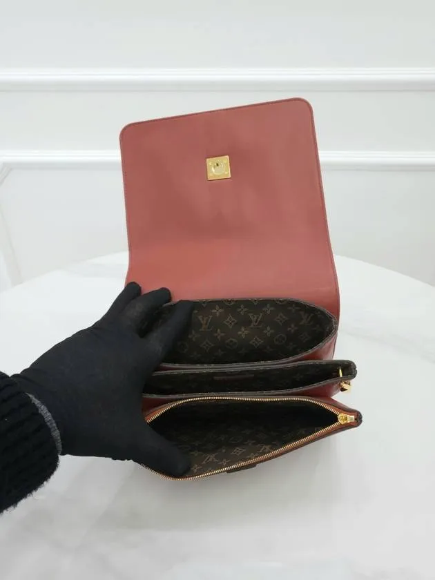 Rendezvous Chain Shoulder Bag M57745