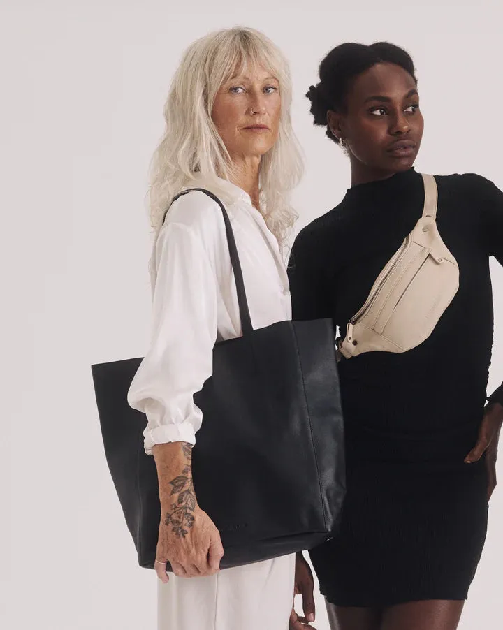 STITCH & HIDE LEATHER GEORGIA TOTE BAG BLACK - FREE WALLET POUCH