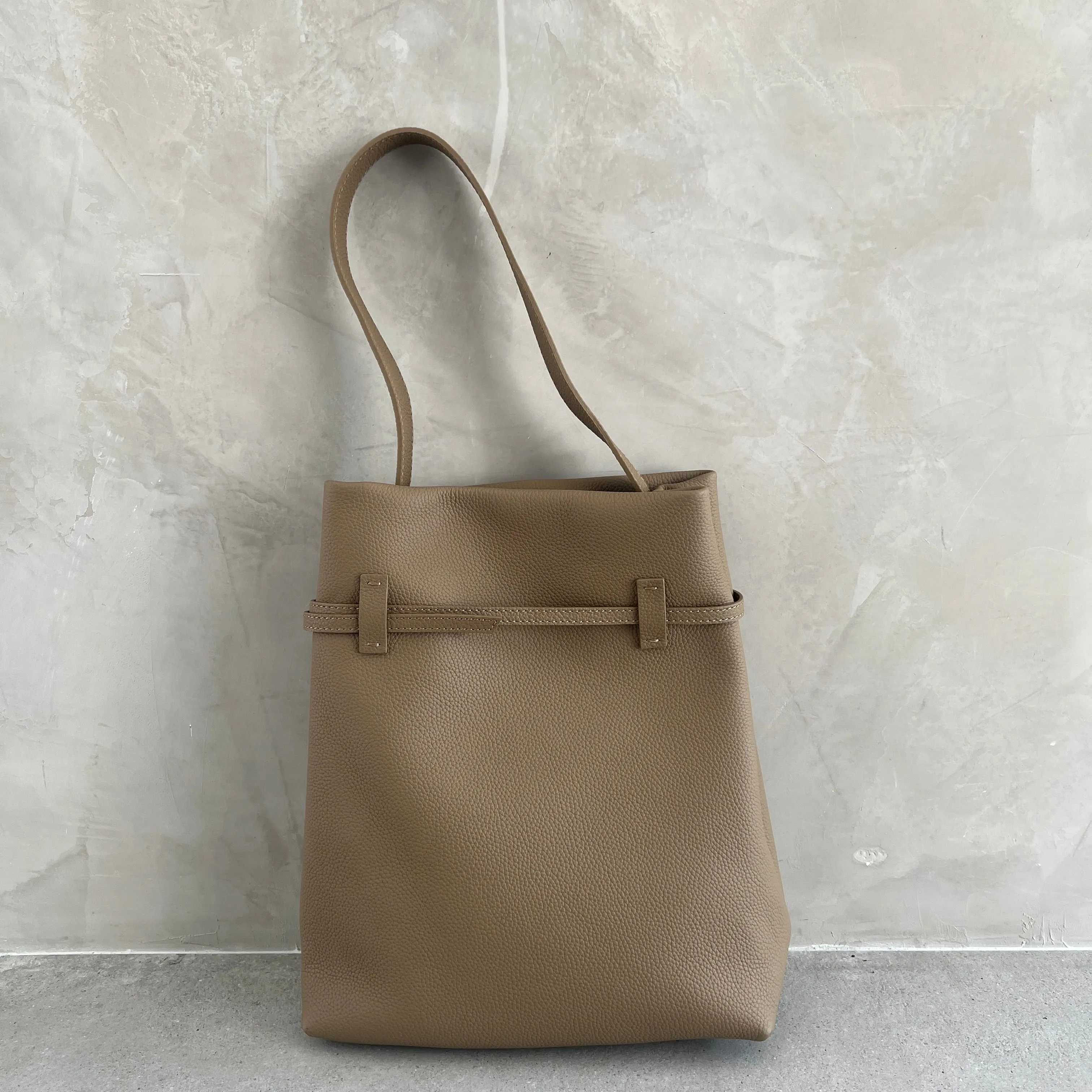 Tote du Jour, Grained Etoupe