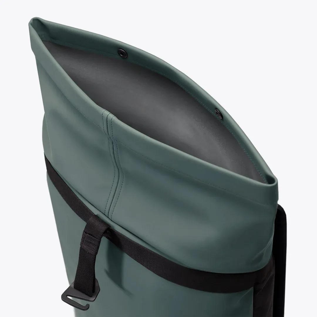 Ucon Acrobatics Vito Medium Backpack
