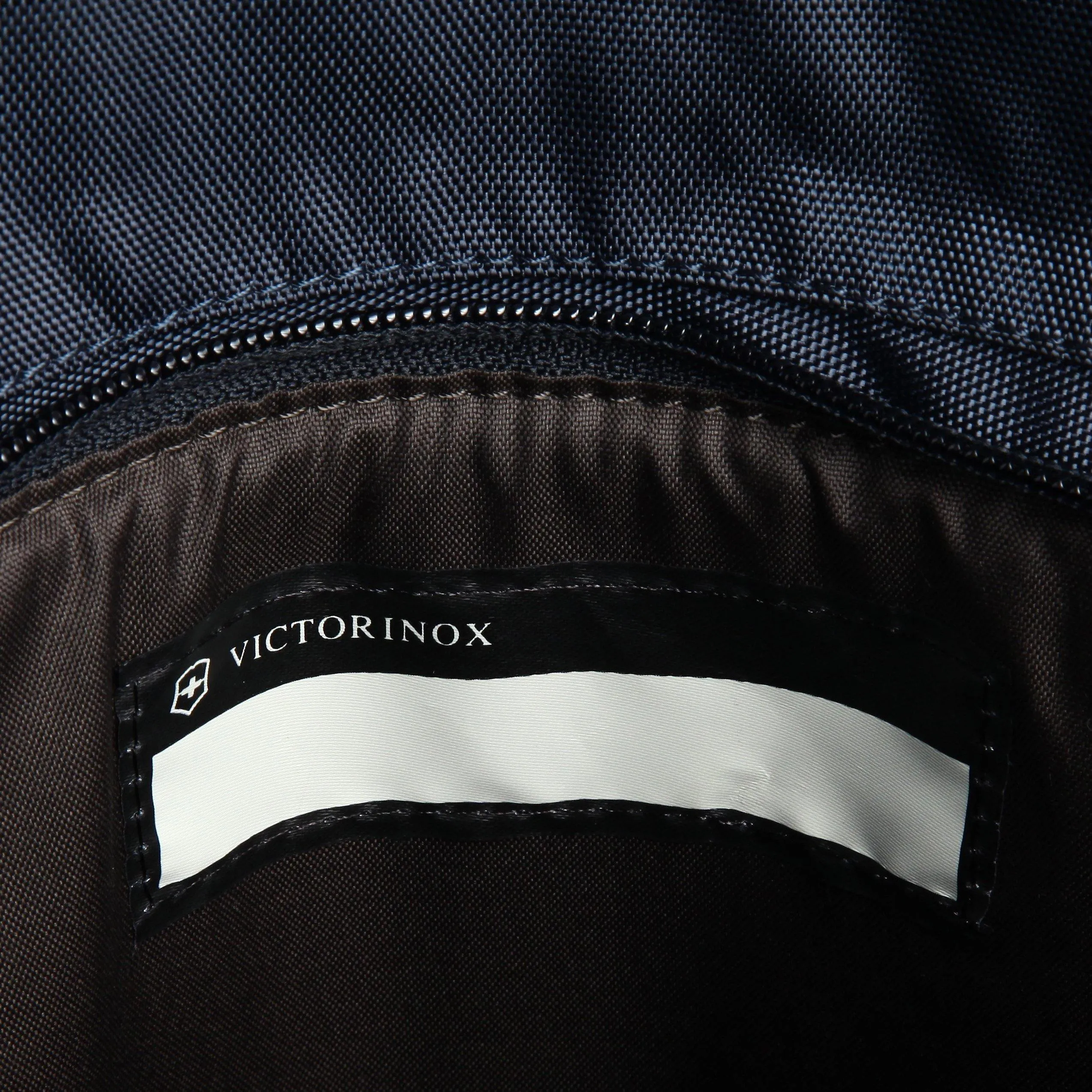 Victorinox Almont 3.0 Flapover Digital Bag