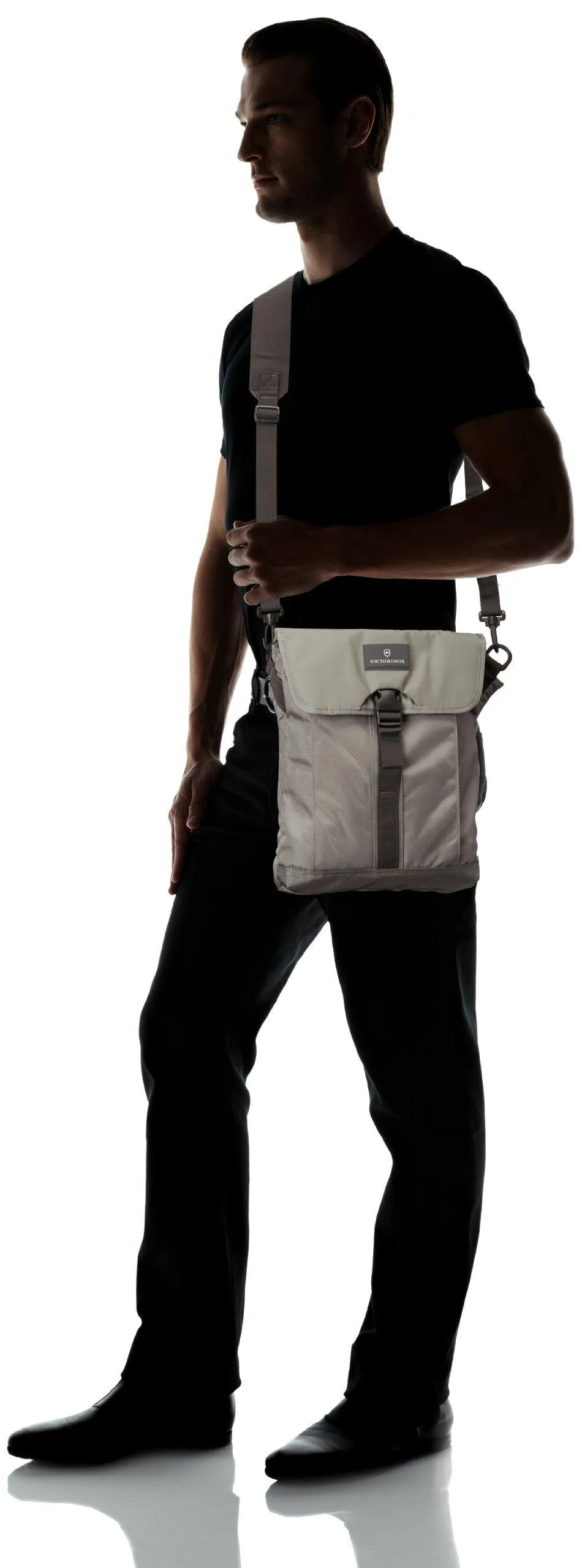 Victorinox Almont 3.0 Flapover Digital Bag