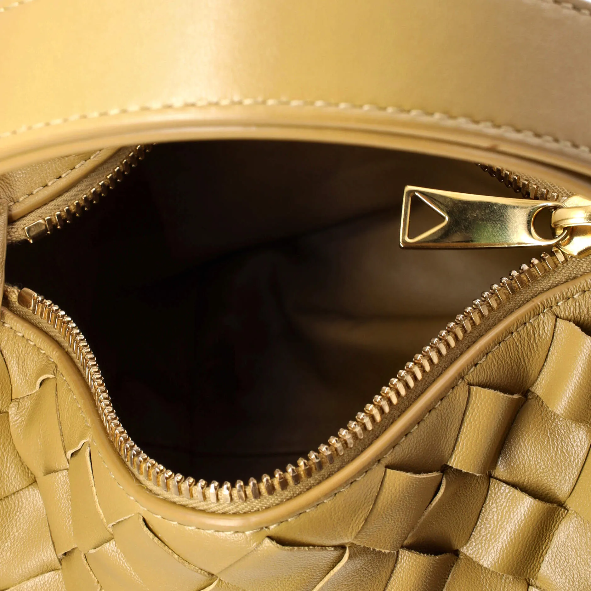 Wallace Shoulder Bag Intrecciato Nappa Candy