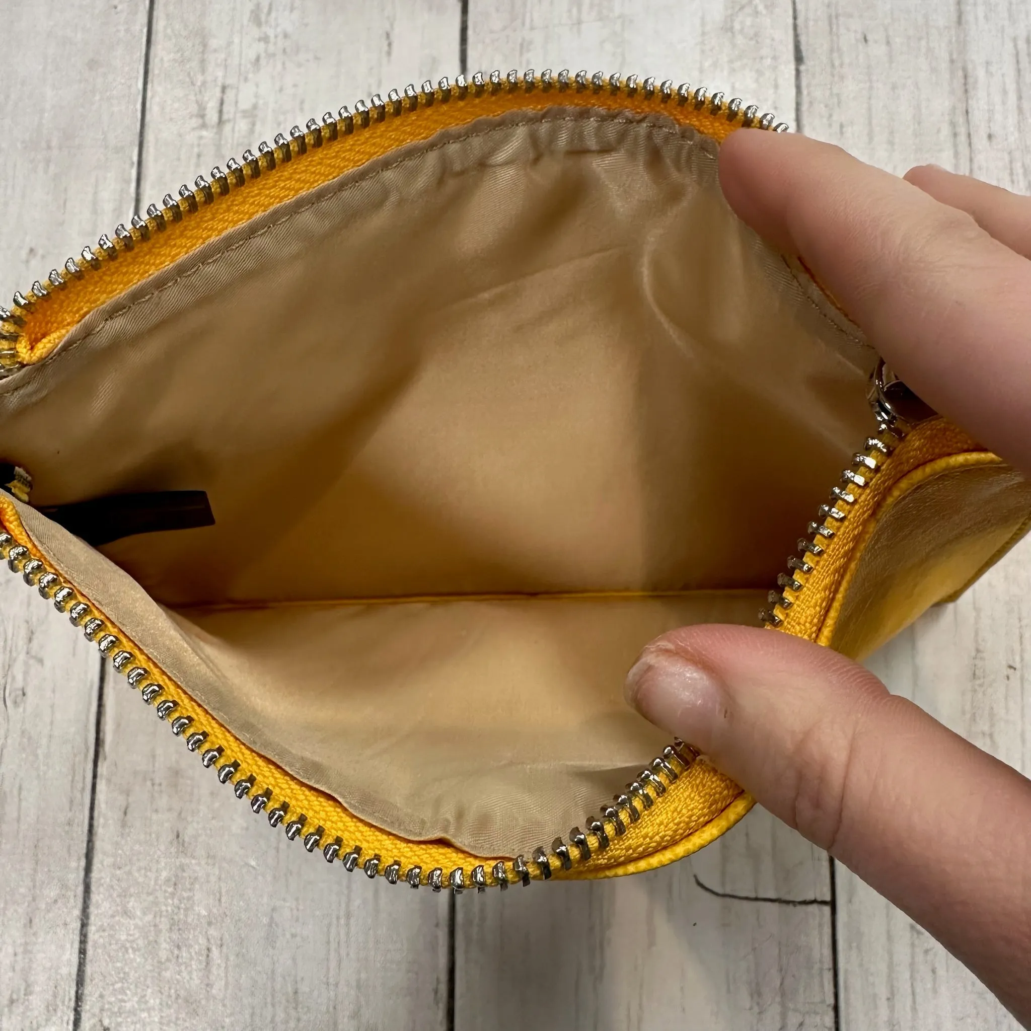Wallet By Guess, Size: Medium