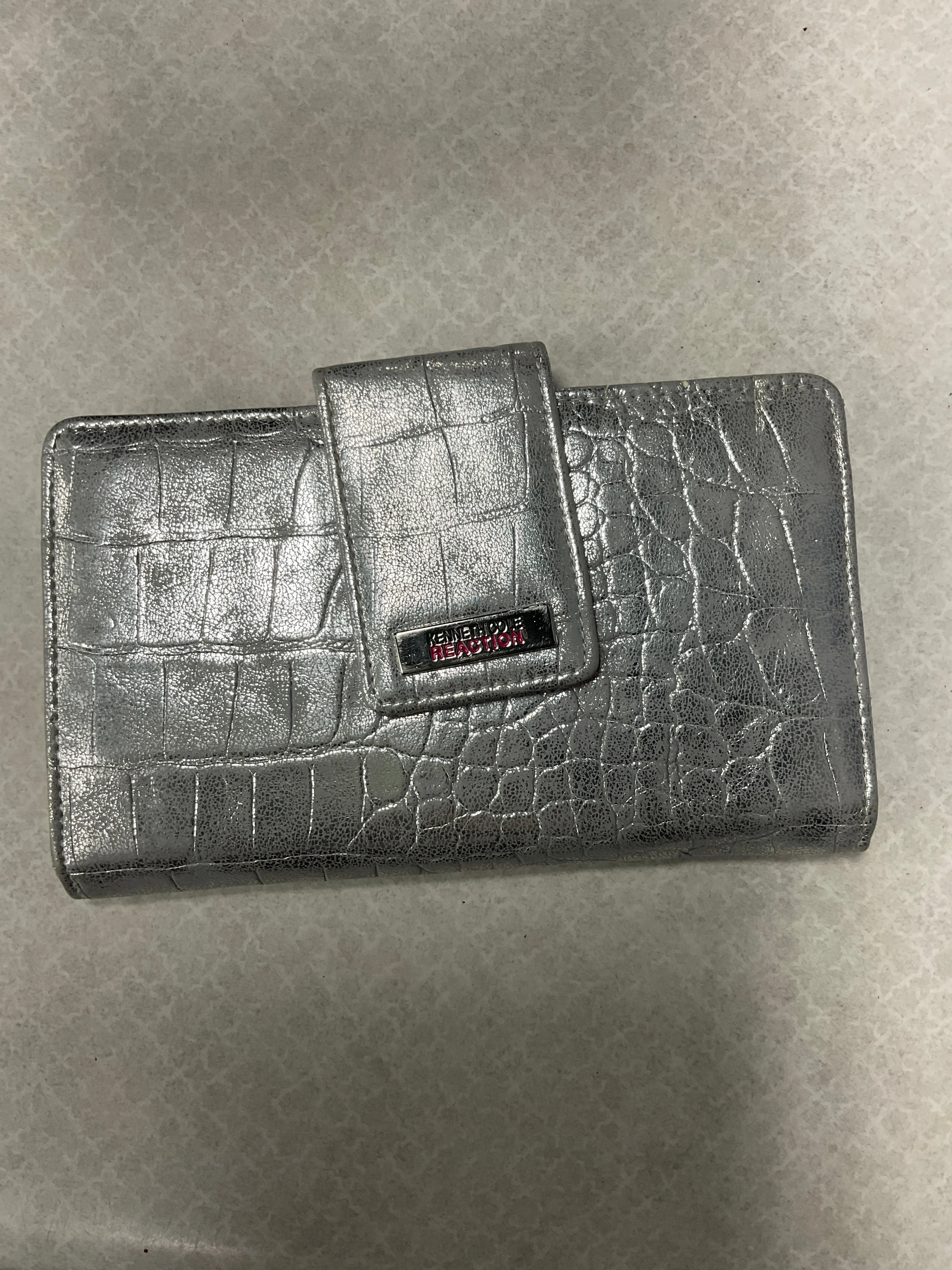 Wallet By Kenneth Cole Reaction In Silver, Size:Medium
