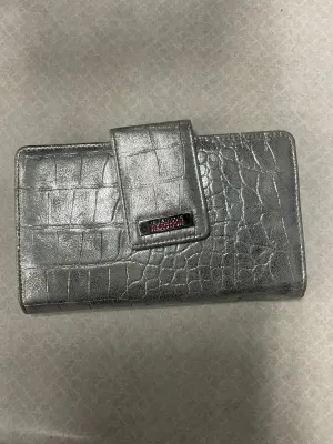 Wallet By Kenneth Cole Reaction In Silver, Size:Medium