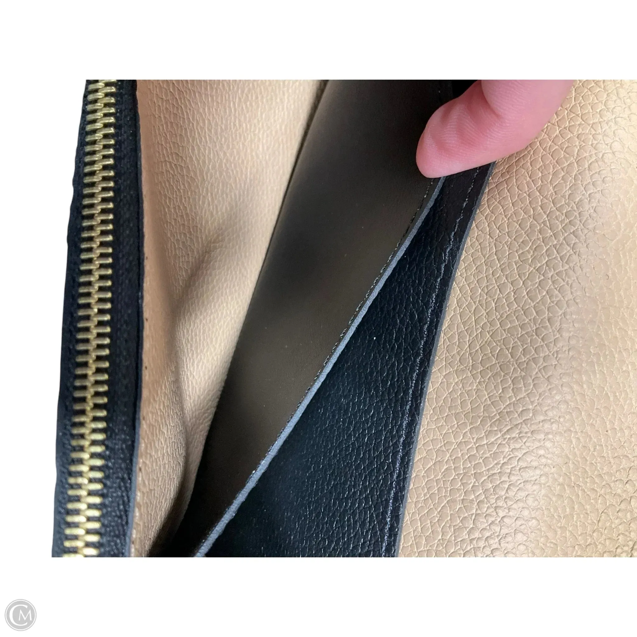 Wallet Luxury Designer By Louis Vuitton, Size: Medium
